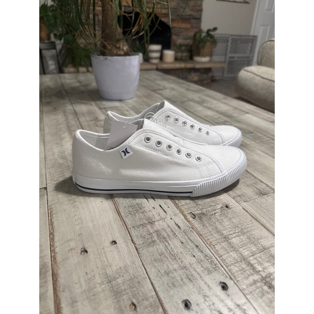 Hurley Womens White Canvas Slip On Sneakers Low Top Shoes Size 7